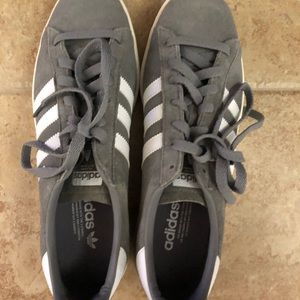 GRAY ADIDAS SUPERSTARS